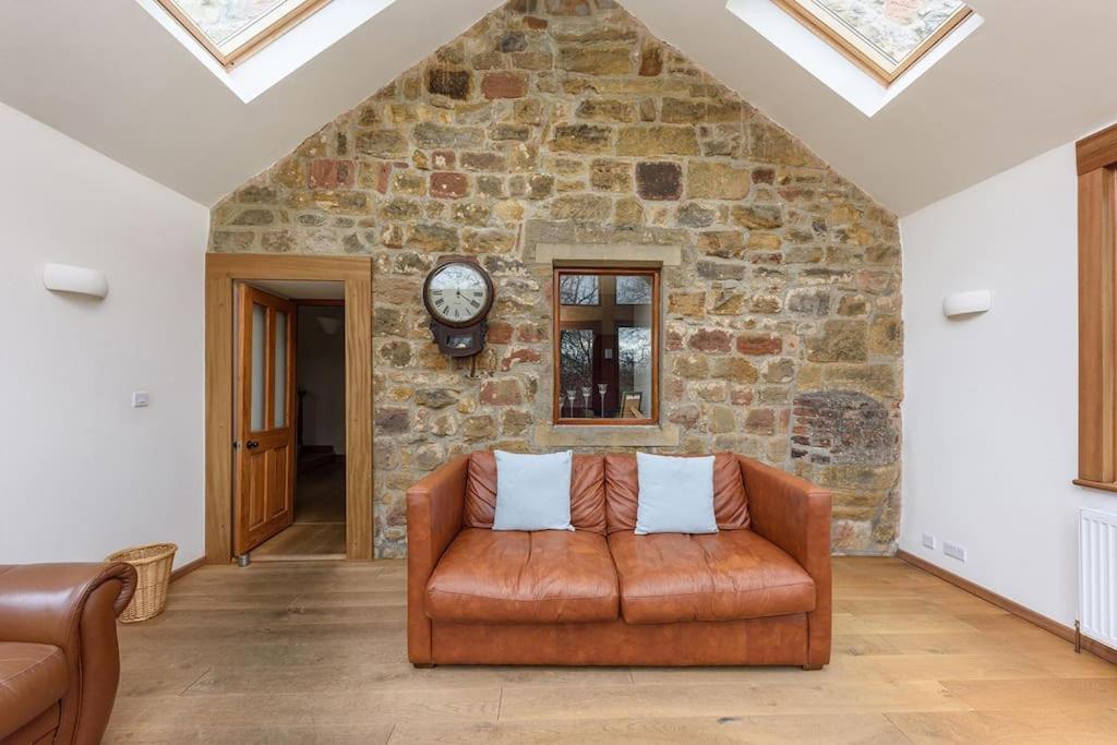 10 Bed Stunning House In Village, With Hot Tub Ovingham Exterior foto