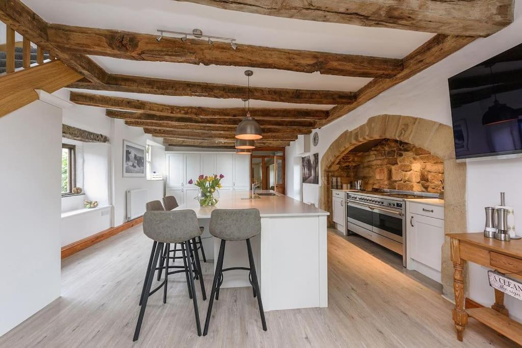 10 Bed Stunning House In Village, With Hot Tub Ovingham Exterior foto